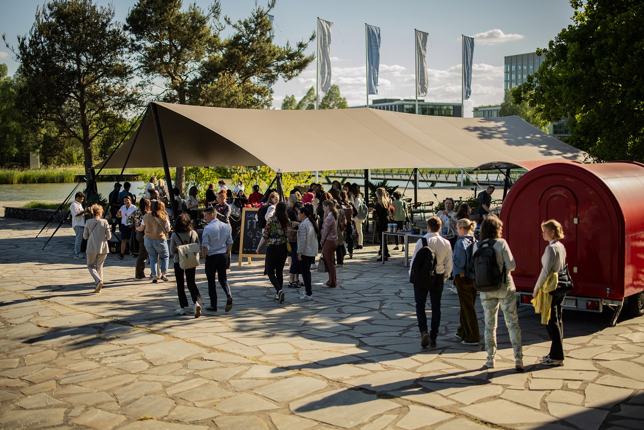 High Tech Campus_Summer tent